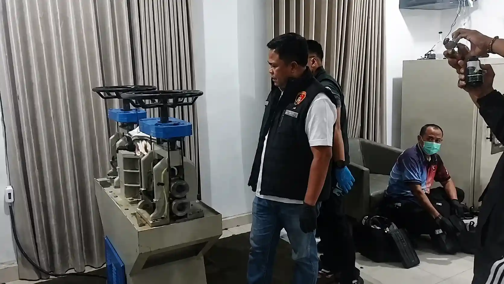 Bongkar Modus Penyelundupan Emas Ilegal ke Dubai, Bareskrim Polri Geledah Ruko di Jakarta Utara
