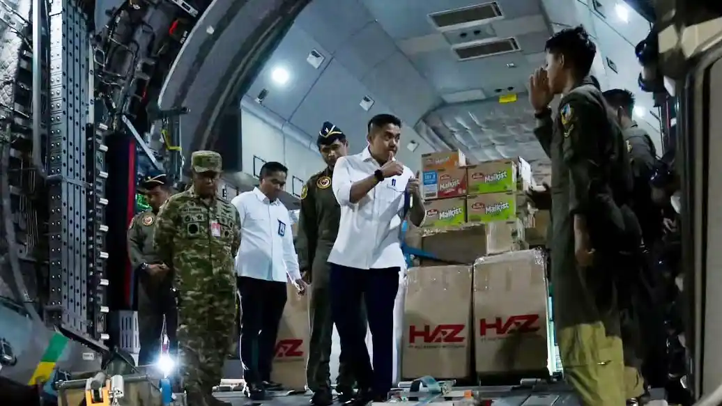 Enam Pesawat TNI AU Bawa Bantuan ke NTT dan Mesin Pompa Untuk Karhutla Kalimantan