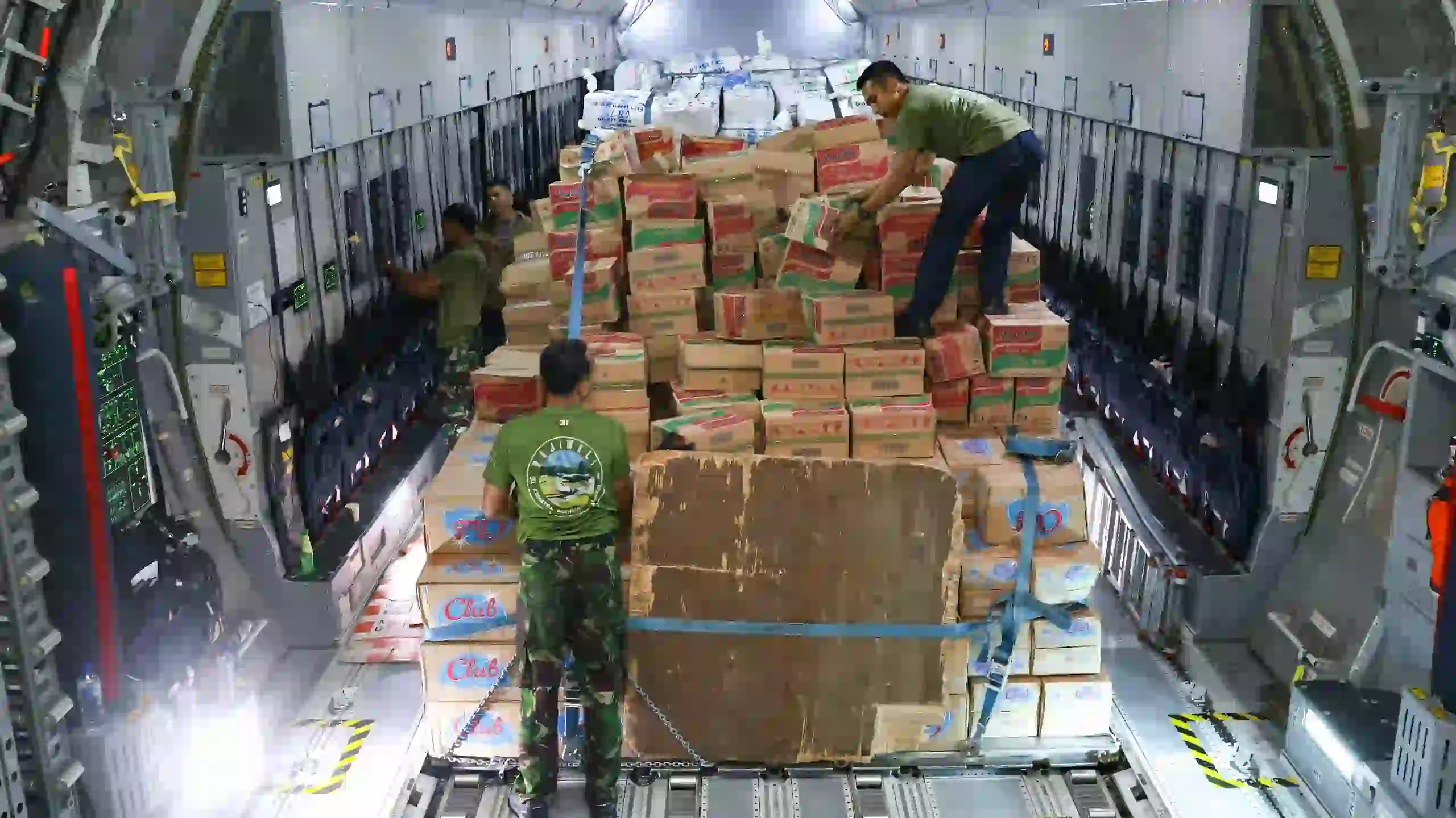 Hari ke-16 Gempa NTT, TNI Kerahkan 8.126 Personel dan Salurkan 1.011 Ton Bantuan