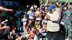 Kunjungi Pengungsian Nagekeo, Prabowo Pastikan Pemerintah Terus Membantu