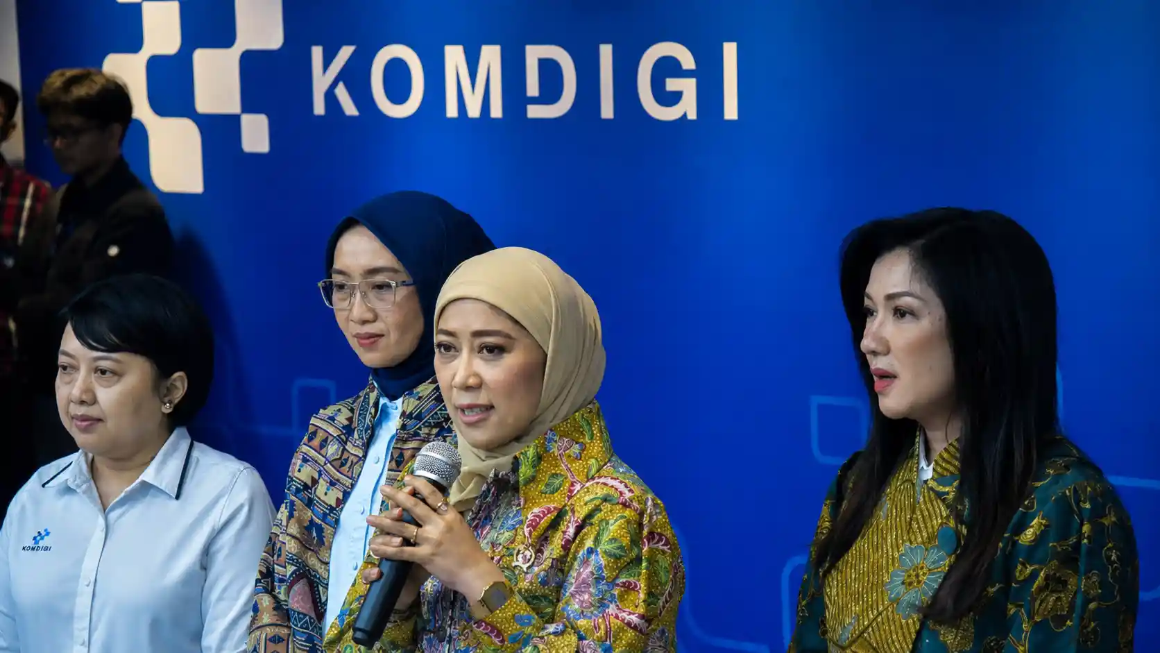 Menkomdigi Meutya Minta Masyarakat Waspadai Hoaks Demo Jelang HUT