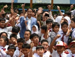 Tinjau IFP di Sekolah, Menkeu Purbaya Dorong Program Diperluas