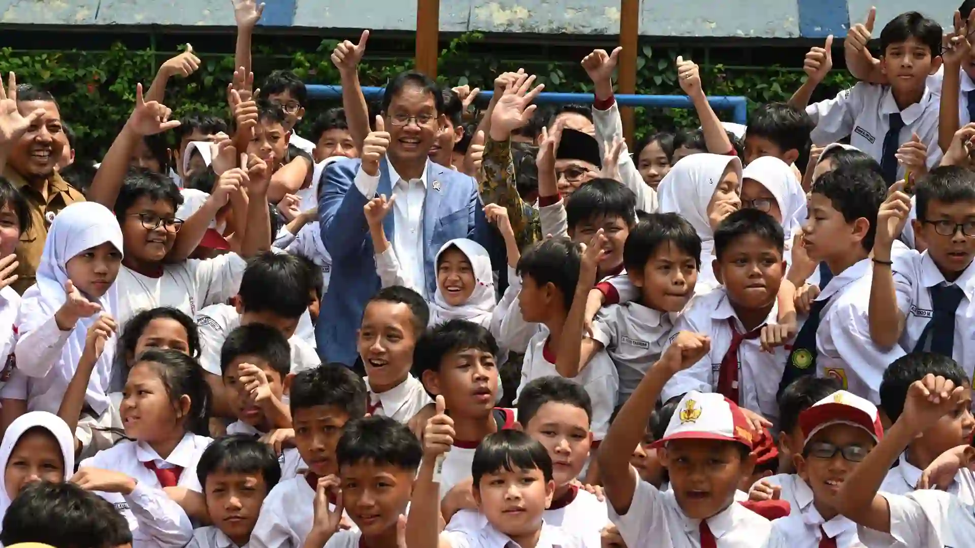 Tinjau IFP di Sekolah, Menkeu Purbaya Dorong Program Diperluas