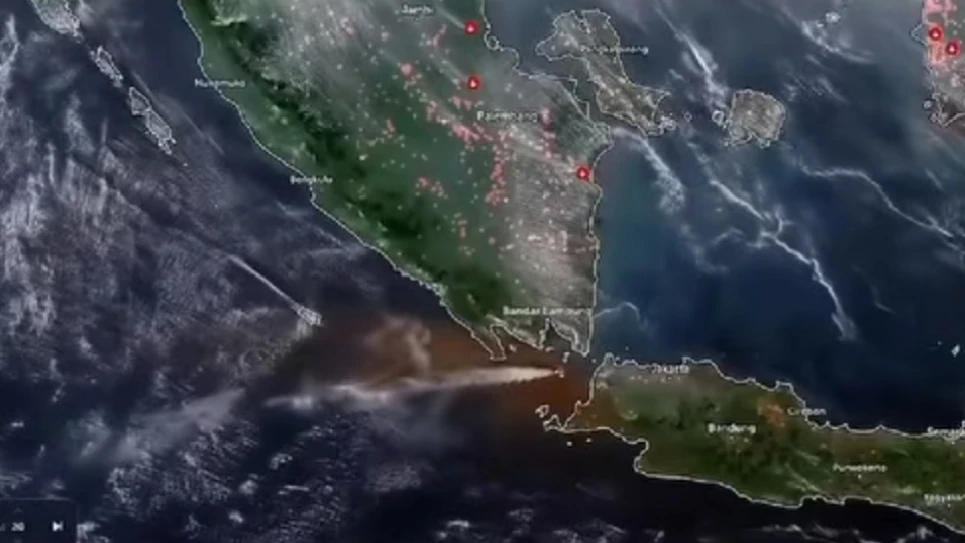 BMKG Intensifkan Pemantauan Erupsi Gunung Anak Krakatau, Abu Vulkanik Capai 50.000 Kaki