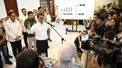 Amran Copot 8 Pejabat Terkait Beras SPHP, 9 Swasta Diproses Hukum dan 1 Jadi Tersangka