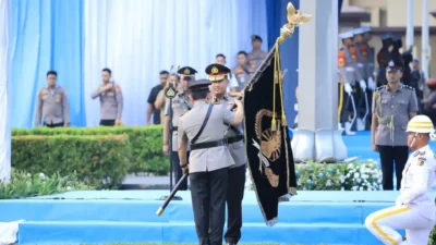 Panji Tribrata Diserahkan, Tongkat Kepemimpinan Polri Resmi Beralih ke Jenderal Suyudi